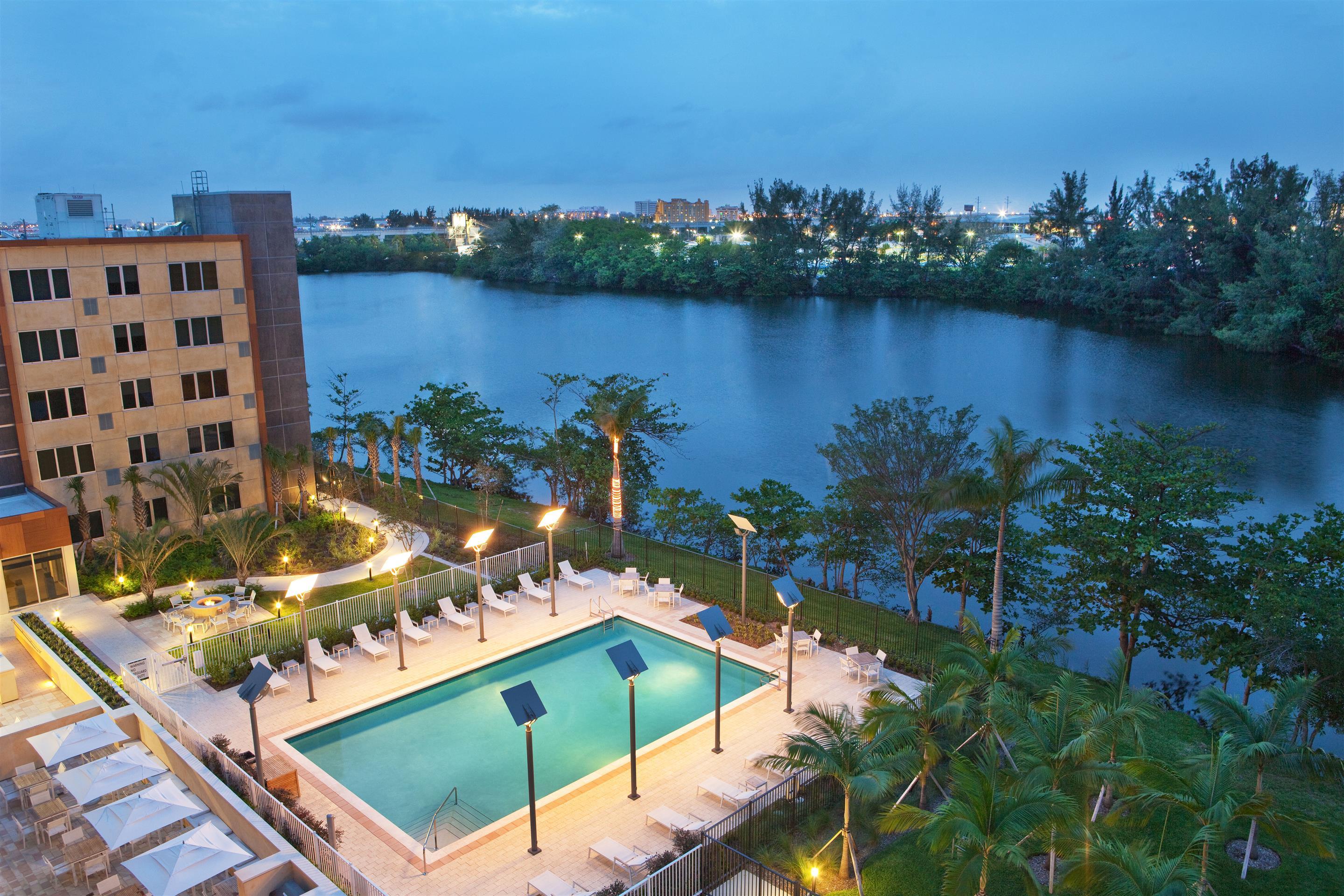 Element Miami International Airport Hotel Exterior foto
